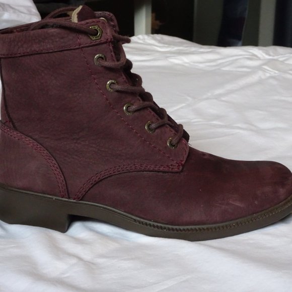LAST CHANCE MAKE AN OFFER! Womens Original Lace-up Boot - TIMBERLAND Similar - Picture 2 of 4